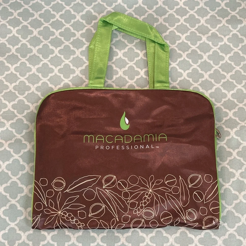 NEW Macadamia Professional Travel Bag